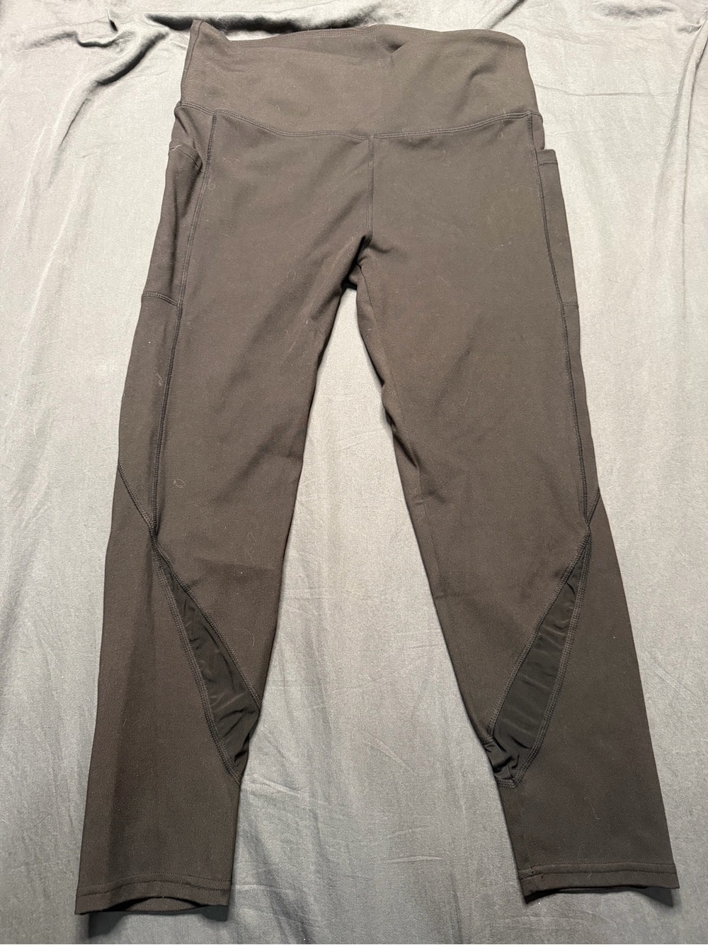 Cropped High-Rise Black Leggings with Side Phone Pockets and Mesh Insets